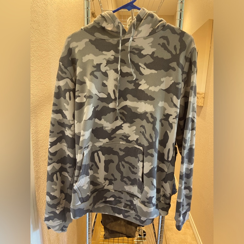 Men’s Camo Hoodie XL